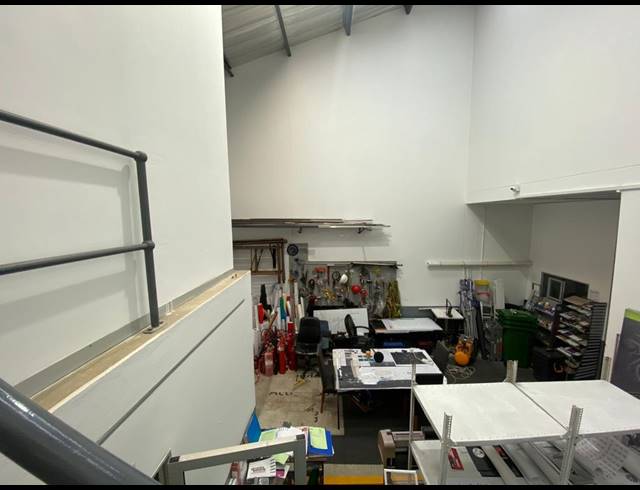 147M² WAREHOUSE FOR SALE IN BARBEQUE DOWNS